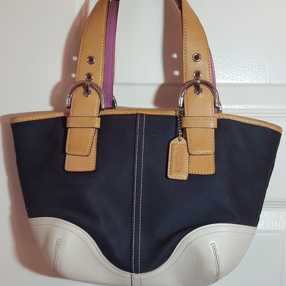 Authentic coach purse - Picture 5 of 5